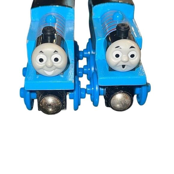 2 Thomas Engine surprise & smile Train Wooden Railway Friends blue tracks - Picture 1 of 5